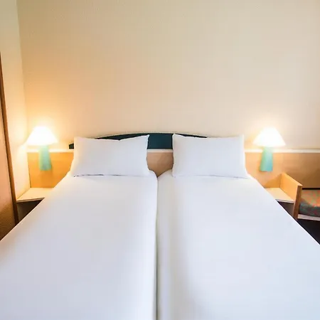 Ibis Porto Sul Europarque 2*