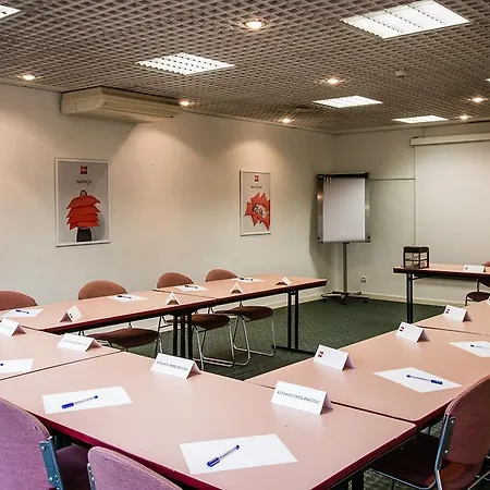 Ibis Porto Sul Europarque 2* サンタ・マリア・ダ・フェイラ