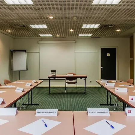 Ibis Porto Sul Europarque Hotell 2*