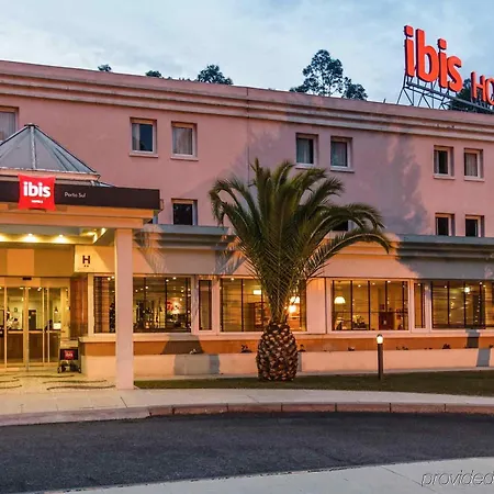 Ibis Porto Sul Europarque ホテル