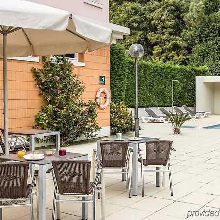 Ibis Porto Sul Europarque ホテル サンタ・マリア・ダ・フェイラ