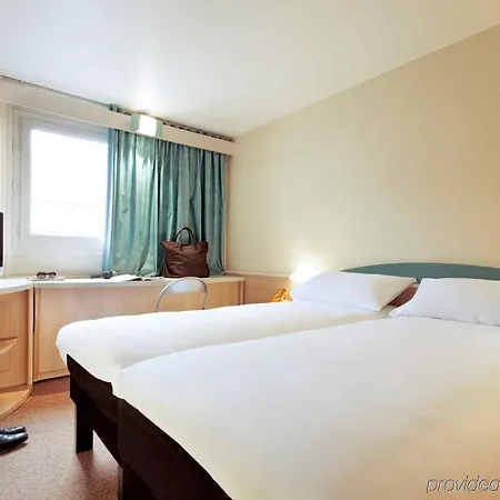 Ibis Porto Sul Europarque Hotell