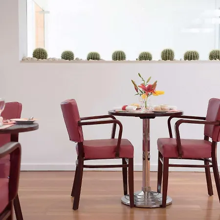 Ibis Porto Sul Europarque Hotell